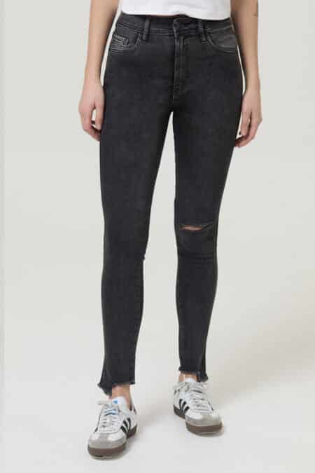 Capri Molly Black